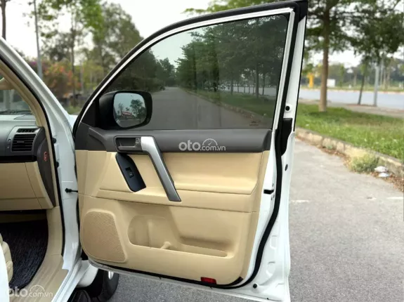 Toyota Land Cruiser Prado GX 2017 - Nội thất rộng rãi, trang bị full option