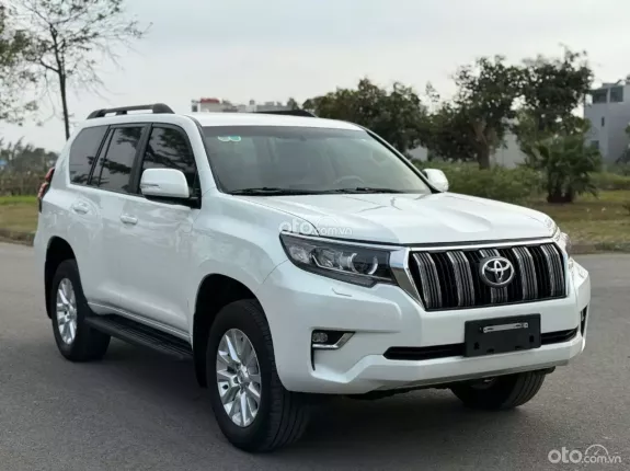 Toyota Land Cruiser Prado GX 2017 - Nội thất rộng rãi, trang bị full option