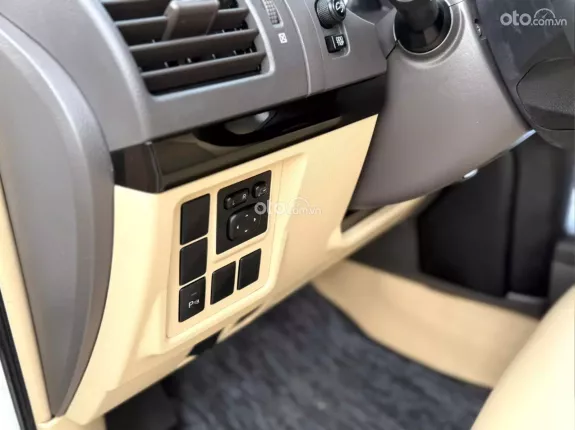 Toyota Land Cruiser Prado GX 2017 - Nội thất rộng rãi, trang bị full option