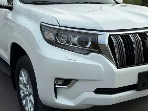 Toyota Land Cruiser Prado GX 2017 - Nội thất rộng rãi, trang bị full option