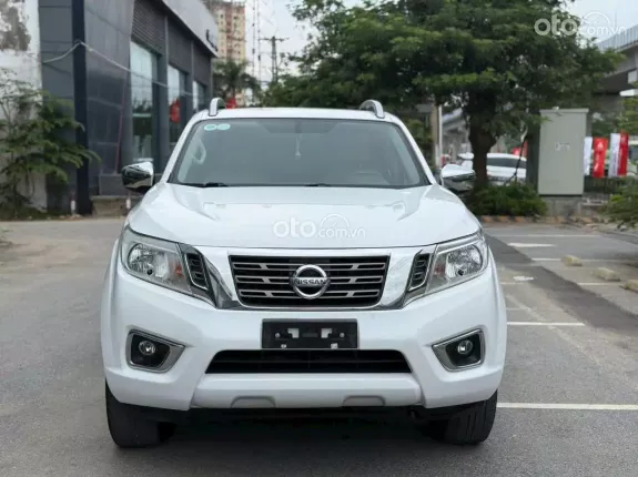 Nissan Navara 2.5 AT 2020 - Mẫu xe bán tải đầm máy, gầm cao tiện nghi