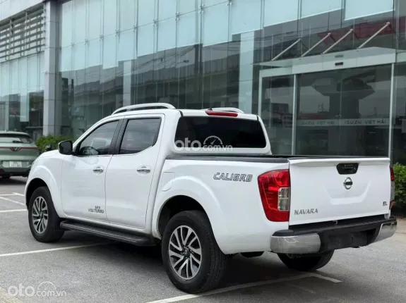 Nissan Navara 2.5 AT 2020 - Mẫu xe bán tải đầm máy, gầm cao tiện nghi