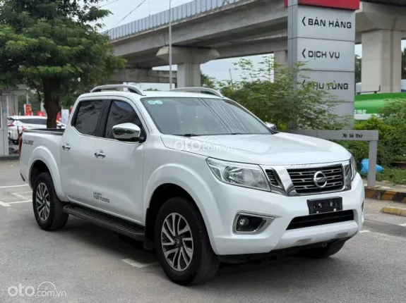 Nissan Navara 2.5 AT 2020 - Mẫu xe bán tải đầm máy, gầm cao tiện nghi
