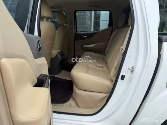 Nissan Navara 2.5 AT 2020 - Mẫu xe bán tải đầm máy, gầm cao tiện nghi