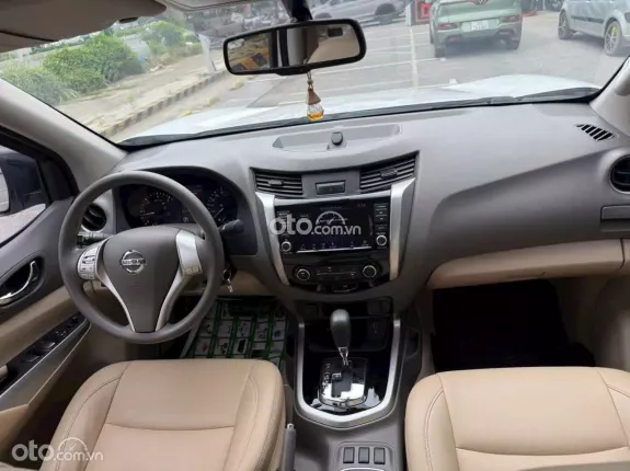 Nissan Navara 2.5 AT 2020 - Mẫu xe bán tải đầm máy, gầm cao tiện nghi