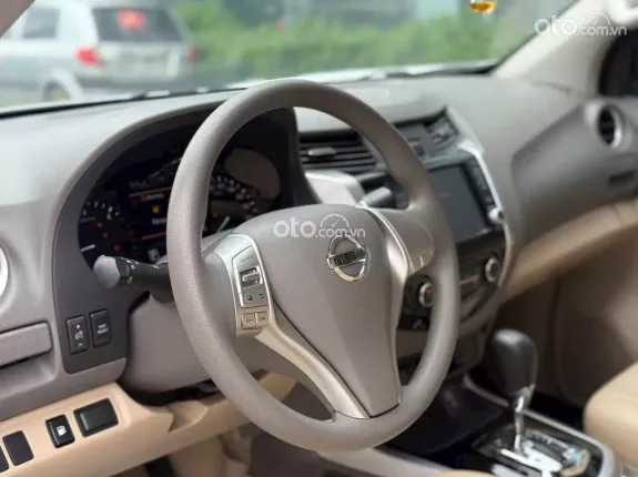 Nissan Navara 2.5 AT 2020 - Mẫu xe bán tải đầm máy, gầm cao tiện nghi