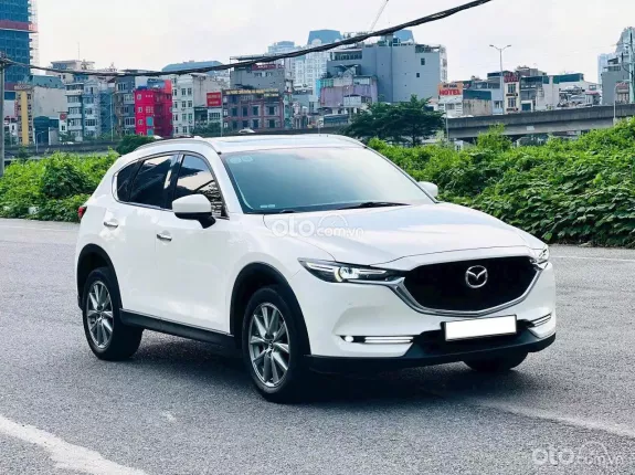 Mazda CX-5 2.0 Luxury 2017 - Xe gia đình ít sử dụng, trang bị hiện đại