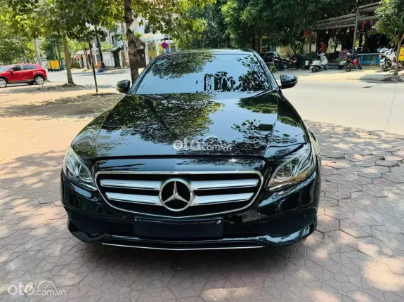 Mercedes-Benz E250 2018 - Đen cực ngầu