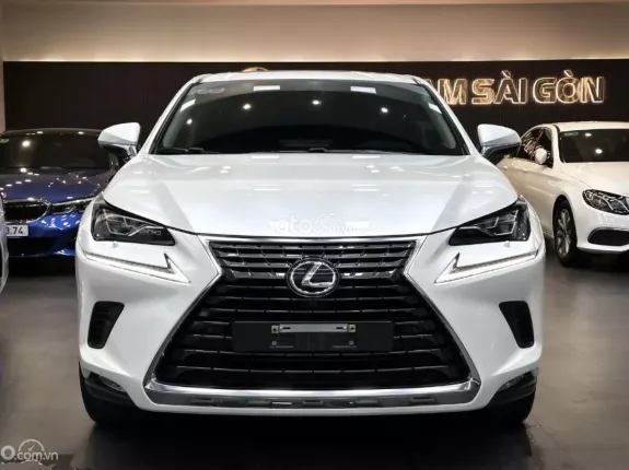 Lexus NX 300 T 2017 - Xe đẹp không 1 lỗi nhỏ