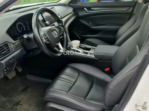 Honda Accord 1.5 Turbo 2022 - Mới đăng kiểm, bảo hiểm thân vỏ 2026