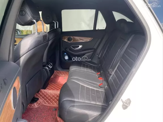 Mercedes-Benz GLC 250 2017 - Trắng Đen