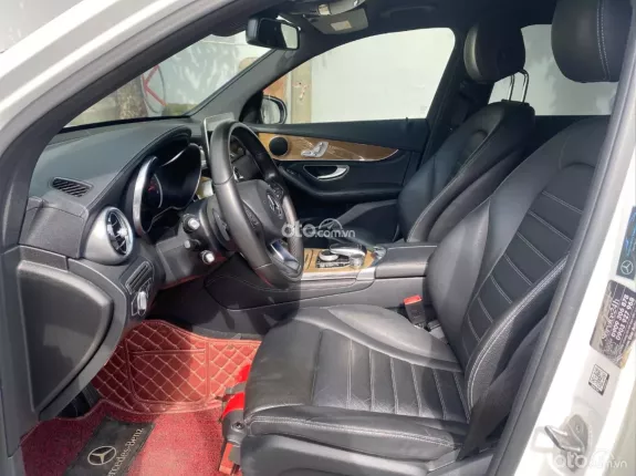 Mercedes-Benz GLC 250 2017 - Trắng Đen