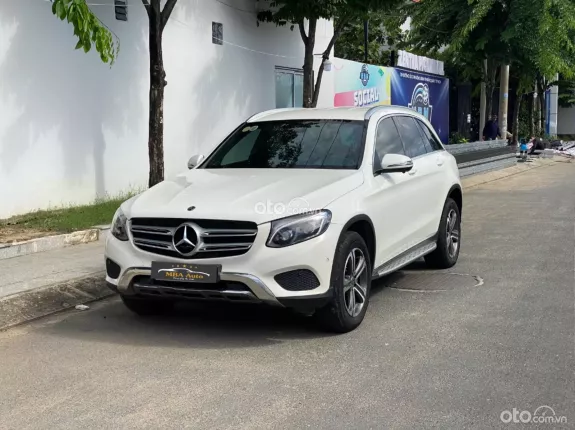 Mercedes-Benz GLC 250 2017 - Trắng Đen