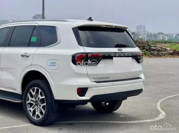 Ford Everest Titanium 2.0 AT 4x2 2023 - Salon xin được chào bán chiếc xe