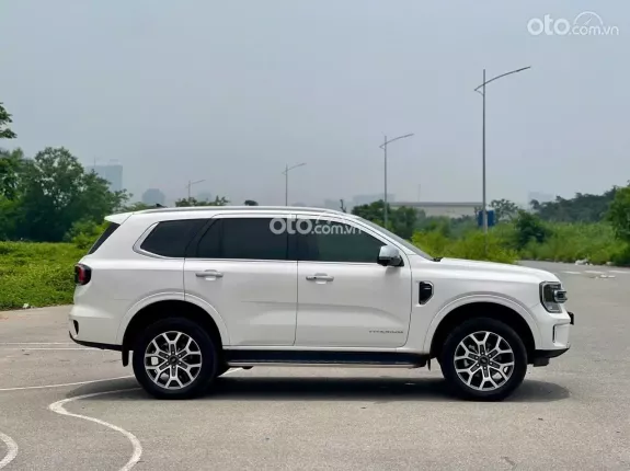 Ford Everest Titanium 2.0 AT 4x2 2023 - Salon xin được chào bán chiếc xe