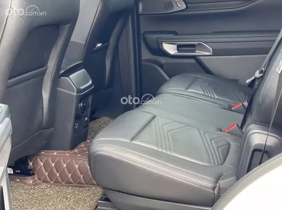 Ford Everest Titanium 2.0 AT 4x2 2023 - Salon xin được chào bán chiếc xe