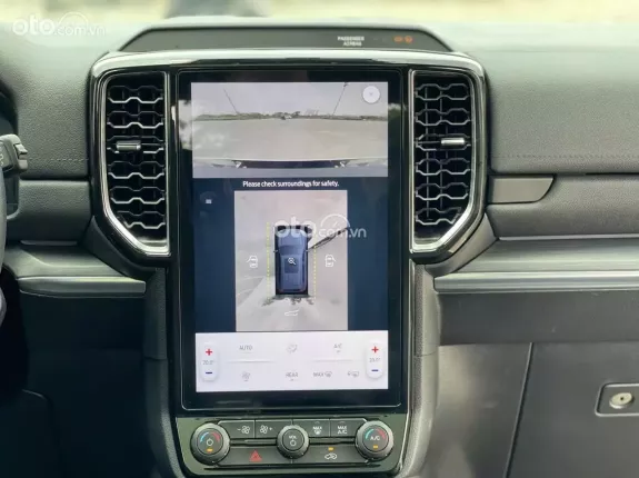 Ford Everest Titanium 2.0 AT 4x2 2023 - Salon xin được chào bán chiếc xe