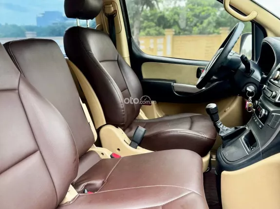 Hyundai Grand Starex 2.5 MT 2017 - Cam kết không đâm đụng, ngập nước, động cơ nguyên bản