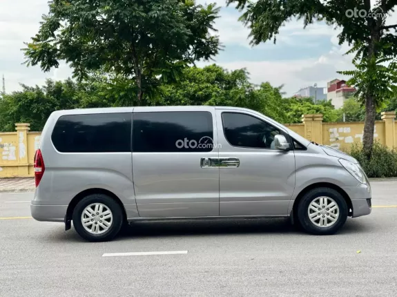 Hyundai Grand Starex 2.5 MT 2017 - Cam kết không đâm đụng, ngập nước, động cơ nguyên bản