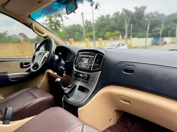 Hyundai Grand Starex 2.5 MT 2017 - Cam kết không đâm đụng, ngập nước, động cơ nguyên bản