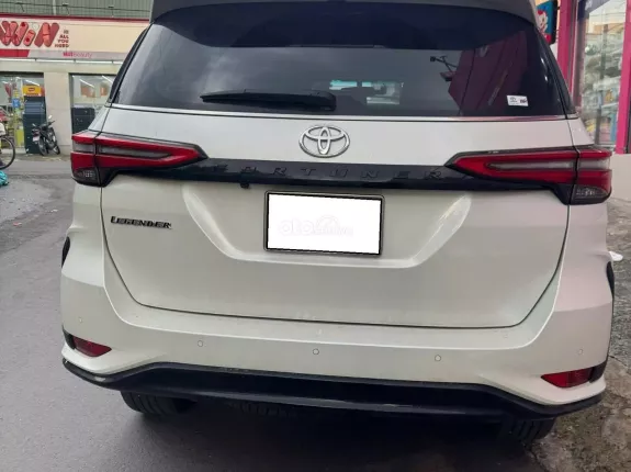 Toyota Fortuner 2.4 AT 4x2 Legender 2024 - DUY NHẤT TRÊN THỊ TRƯỜNG, SIÊU LƯỚT 10.000 KM