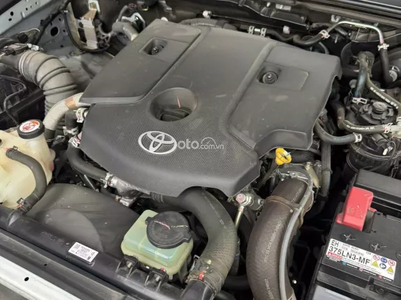 Toyota Fortuner 2.4 AT 4x2 Legender 2024 - DUY NHẤT TRÊN THỊ TRƯỜNG, SIÊU LƯỚT 10.000 KM