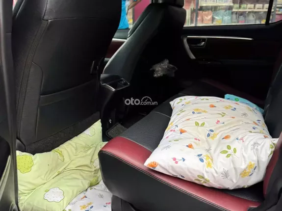 Toyota Fortuner 2.4 AT 4x2 Legender 2024 - DUY NHẤT TRÊN THỊ TRƯỜNG, SIÊU LƯỚT 10.000 KM