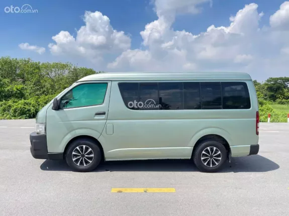 Toyota Hiace 2010 - Bán Hiace tải van 3 chỗ đời 2010, tải 900kg