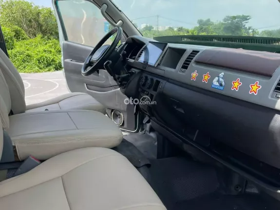 Toyota Hiace 2010 - Bán Hiace tải van 3 chỗ đời 2010, tải 900kg