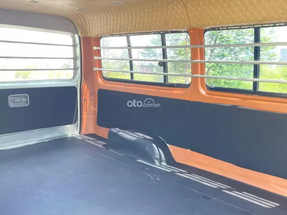 Toyota Hiace 2010 - Bán Hiace tải van 3 chỗ đời 2010, tải 900kg