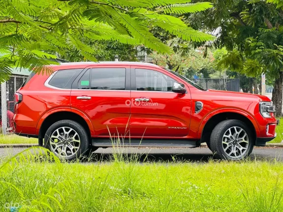 Ford Everest Titanium 2.0 AT 4x2 2022 - Giá tốt cho chiếc SUV mạnh mẽ