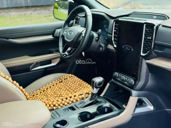 Ford Everest Titanium 2.0 AT 4x2 2022 - Giá tốt cho chiếc SUV mạnh mẽ