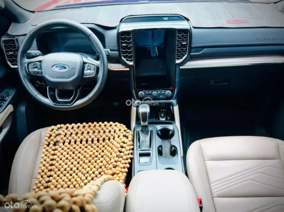 Ford Everest Titanium 2.0 AT 4x2 2022 - Giá tốt cho chiếc SUV mạnh mẽ