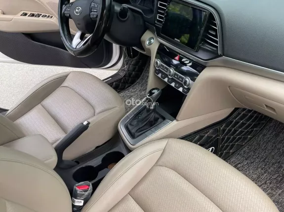 Hyundai Elantra   2.0 AT 2021 - Odo 4v km zin - Bảo dưỡng định kỳ
