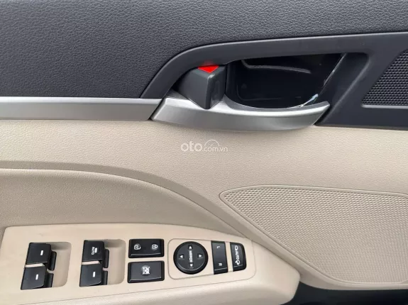 Hyundai Elantra   2.0 AT 2021 - Odo 4v km zin - Bảo dưỡng định kỳ