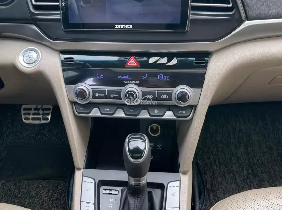 Hyundai Elantra   2.0 AT 2021 - Odo 4v km zin - Bảo dưỡng định kỳ
