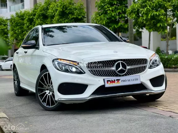 Mercedes-Benz C300 AMG 2017 - TRẮNG NGỌC TRINH BAO ĐẸP