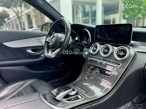 Mercedes-Benz C300 AMG 2017 - TRẮNG NGỌC TRINH BAO ĐẸP
