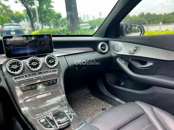 Mercedes-Benz C300 AMG 2017 - TRẮNG NGỌC TRINH BAO ĐẸP