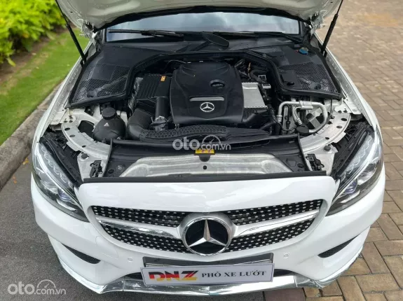 Mercedes-Benz C300 AMG 2017 - TRẮNG NGỌC TRINH BAO ĐẸP