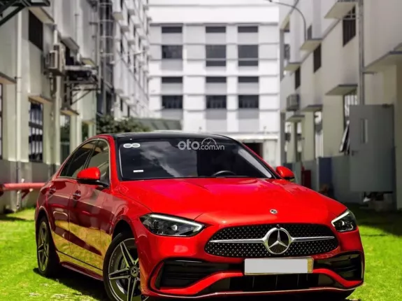 Mercedes-Benz C300 AMG 2022 - Màu đỏ ghế đen odo 17.000