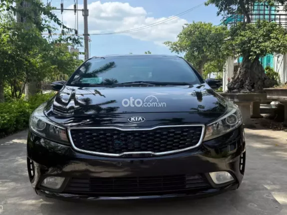 Kia Cerato 1.6 AT Deluxe 2017 - Hỗ trợ bank xe đẹp