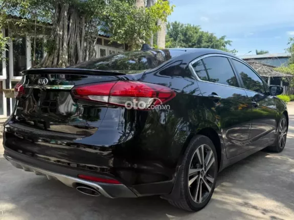 Kia Cerato 1.6 AT Deluxe 2017 - Hỗ trợ bank xe đẹp