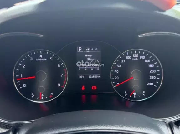 Kia Cerato 1.6 AT Deluxe 2017 - Hỗ trợ bank xe đẹp
