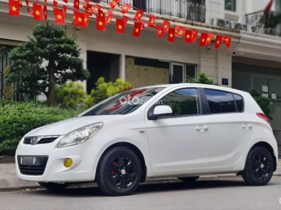 Hyundai i20 1.4 AT 2011 - Hyundai i20 1.4 AT 2011