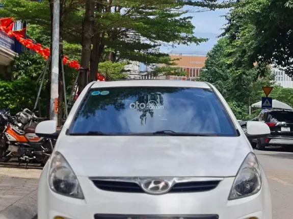 Hyundai i20 1.4 AT 2011 - Hyundai i20 1.4 AT 2011