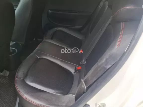 Hyundai i20 1.4 AT 2011 - Hyundai i20 1.4 AT 2011