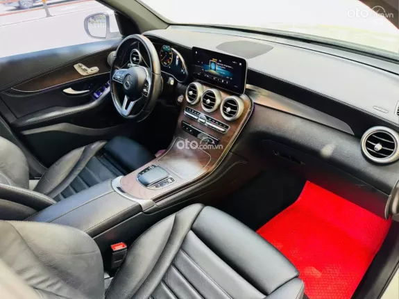 Mercedes-Benz GLC 200 4Matic 2020 - GLC 200 4Matic sản xuất và đăng ký cuối năm 2020, xe 1 chủ từ mớii