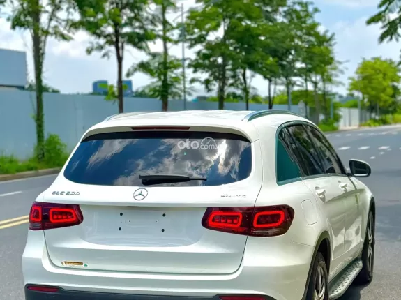 Mercedes-Benz GLC 200 4Matic 2020 - GLC 200 4Matic sản xuất và đăng ký cuối năm 2020, xe 1 chủ từ mớii