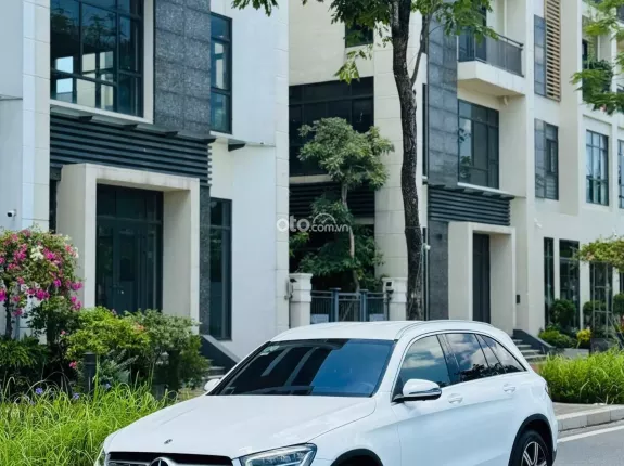 Mercedes-Benz GLC 200 4Matic 2020 - GLC 200 4Matic sản xuất và đăng ký cuối năm 2020, xe 1 chủ từ mớii